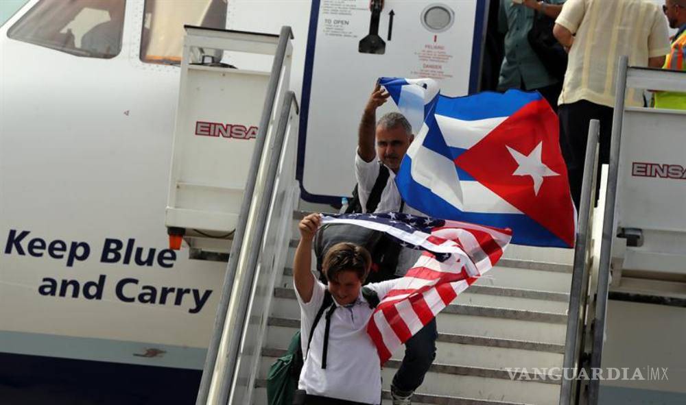 $!El vuelo 387 de JetBlue emprendió viaje histórico hacia Cuba
