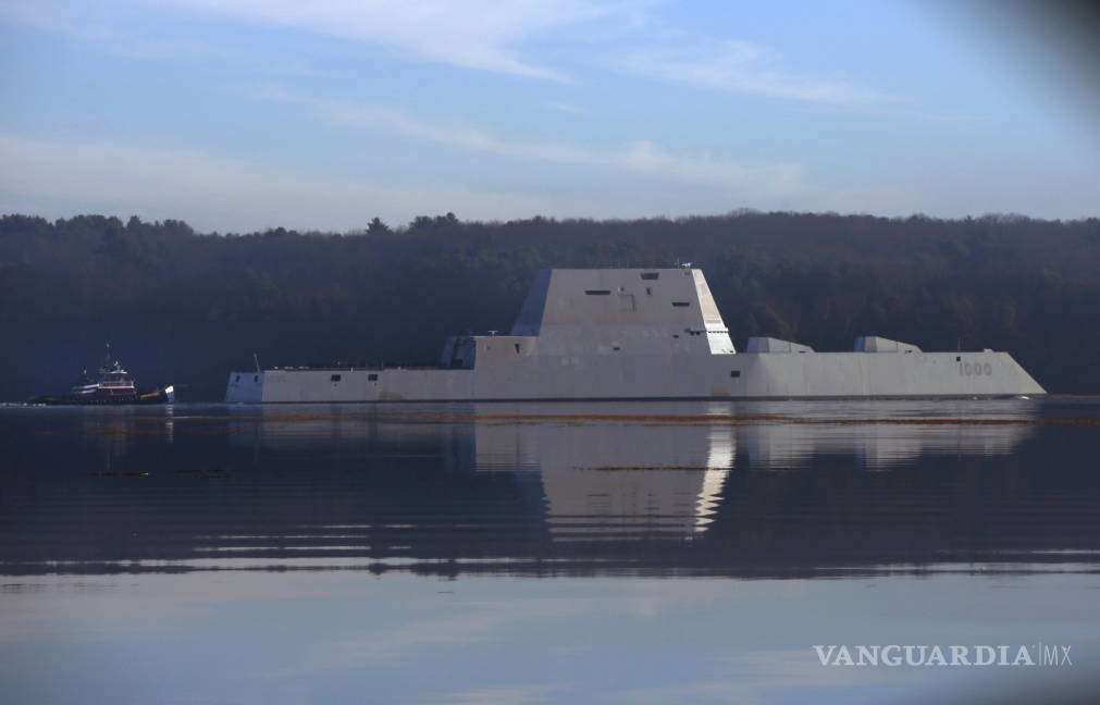 $!Nuevo buque de guerra futurista es puesto a prueba en EU