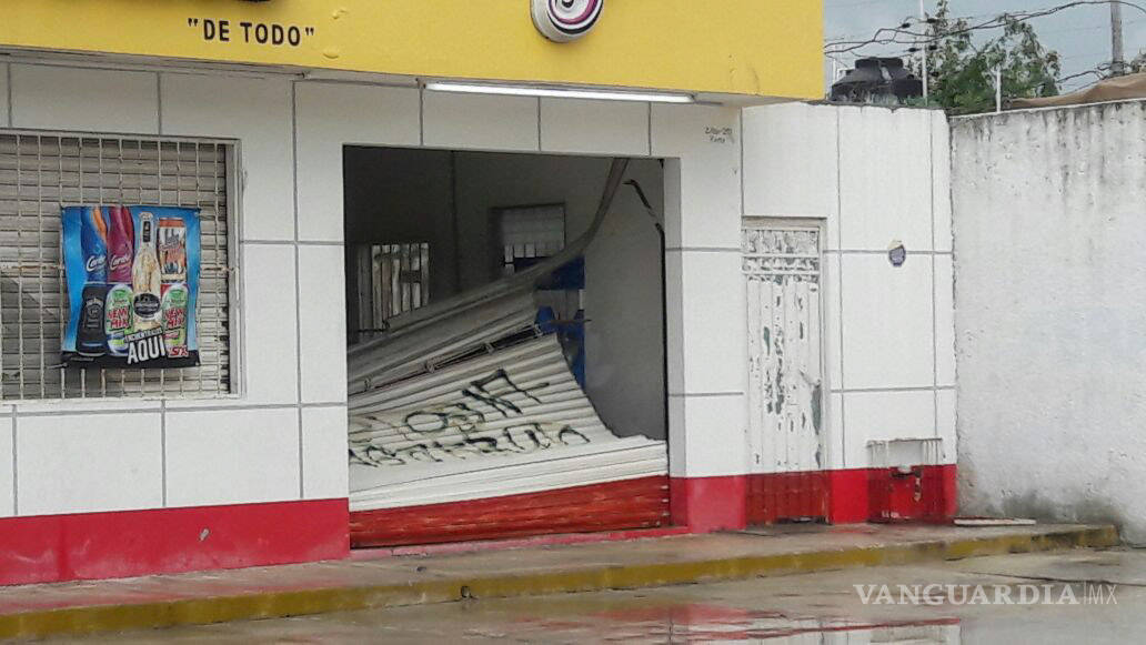 $!Tromba azota Cancún: deja cuantiosos daños materiales