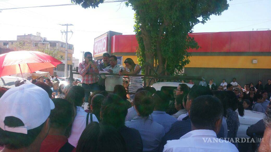 $!Empleados municipales de Torreón protestan contra Jorge Zermeño