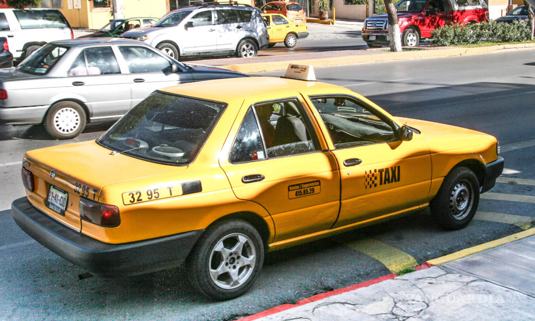 $!Uber vs taxi en Saltillo; un recorrido por las calles de la Ciudad en el primer día de operaciones de Uber en Coahuila