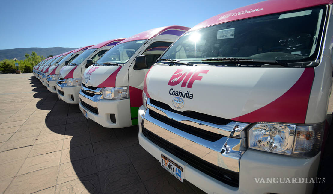 $!Entregan nuevos vehículos a UNEDIF en Coahuila