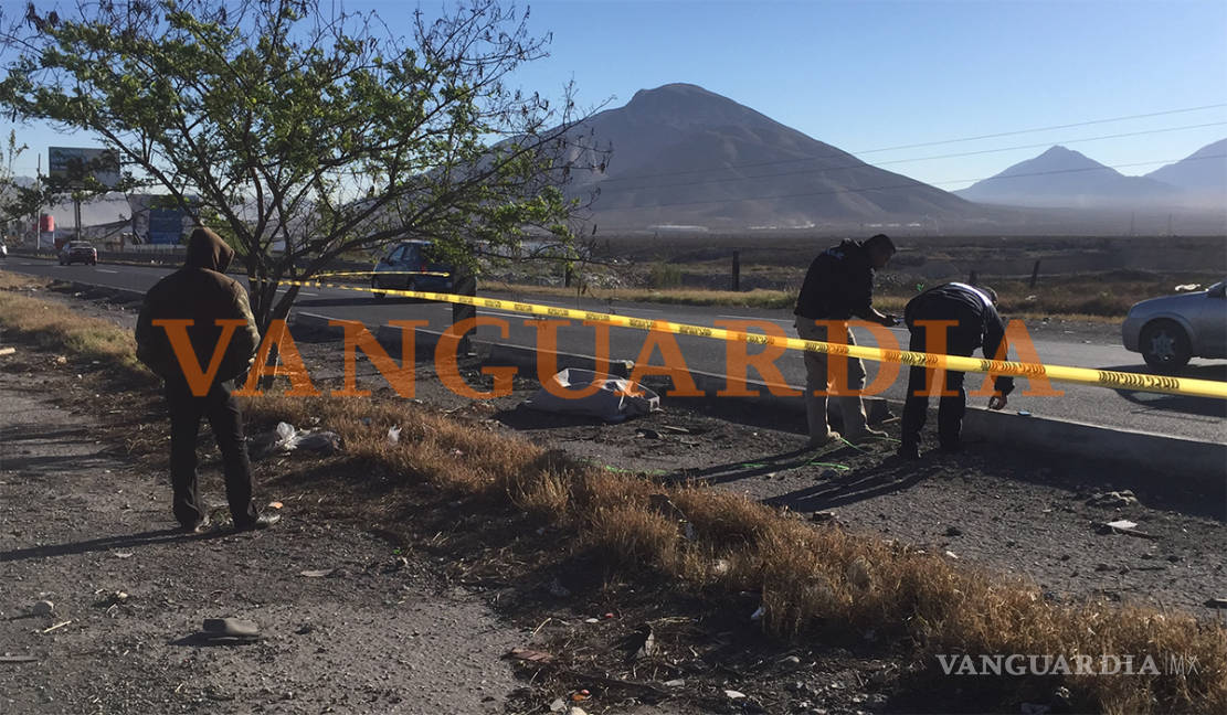 $!Fallece hombre aparentemente atropellado en la carretera Saltillo-Monterrey