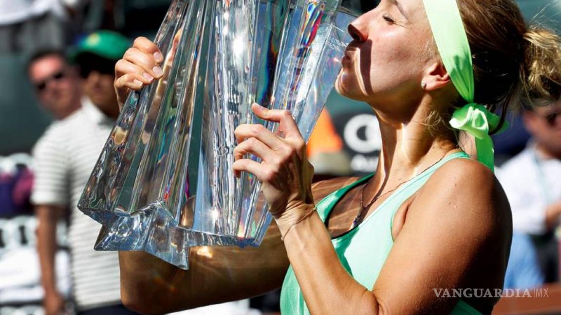 Elena Vesnina remonta y gana el título en Indian Wells