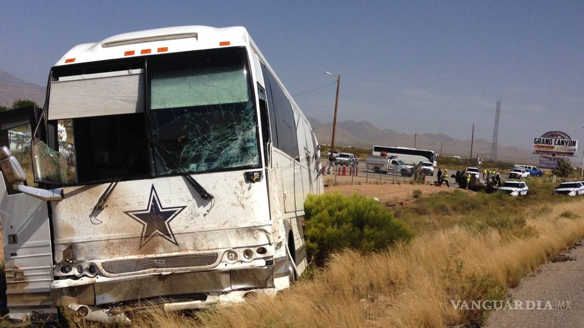 Autobús de los Vaqueros de Dallas sufre un accidente automovilístico; muere una persona