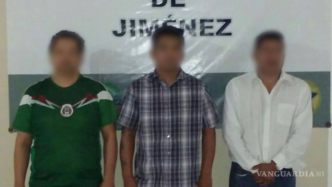 Detienen otra vez a Uber transportando migrantes por Coahuila