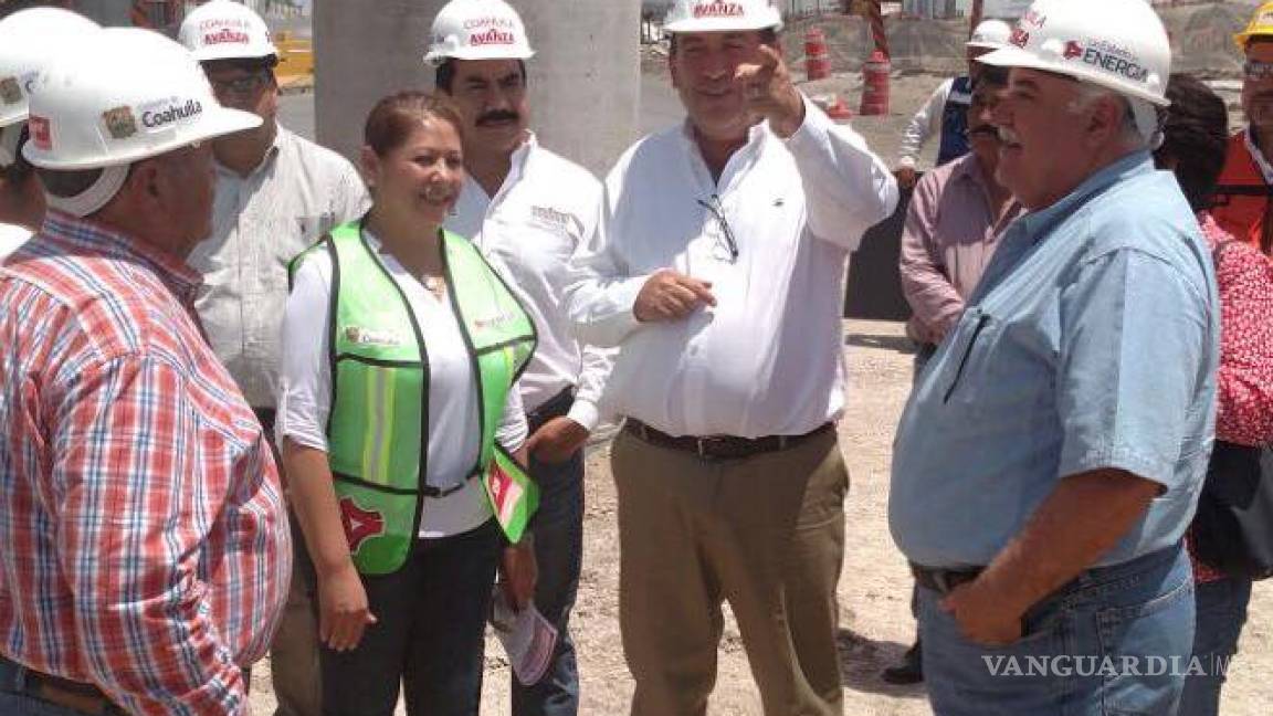 Rubén Moreira supervisa construcción de puente vehicular en Castaños, Coahuila