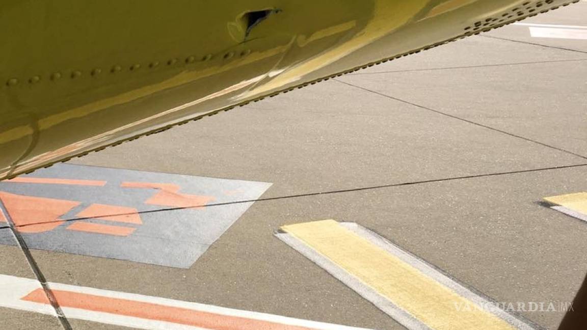 Pasajeros descubren en Alemania agujero en avión a punto de despegar