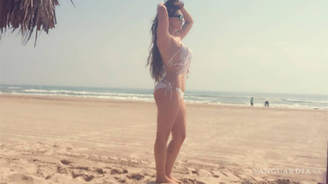 'Gomita' luce su cuerpo con fotos en bikini
