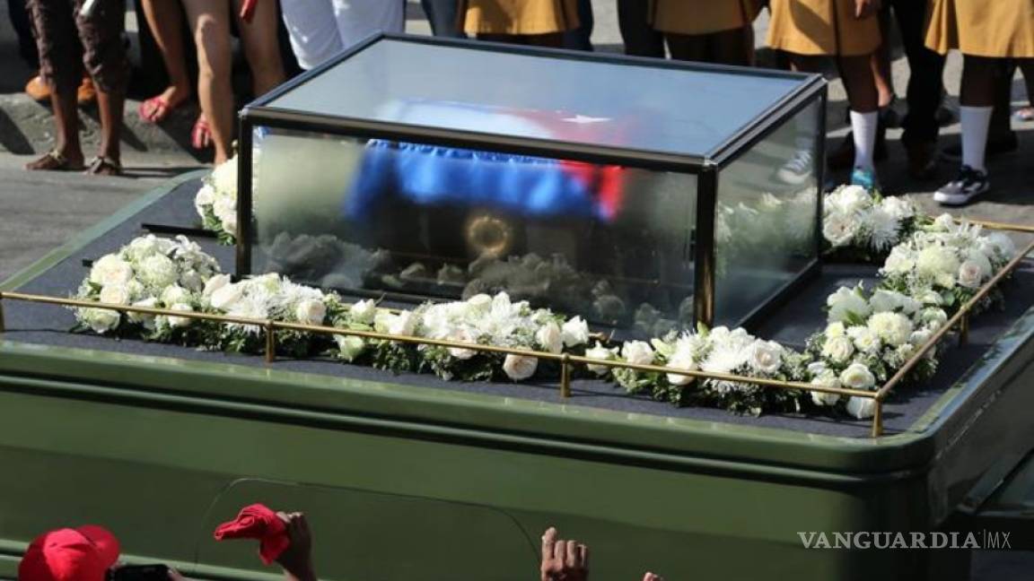 Cenizas de Fidel Castro llegan a Santiago de Cuba para ser sepultadas