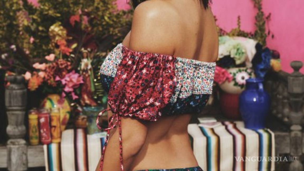 Selena Gomez muestra sus inseguridades en su primer portada de Vogue USA