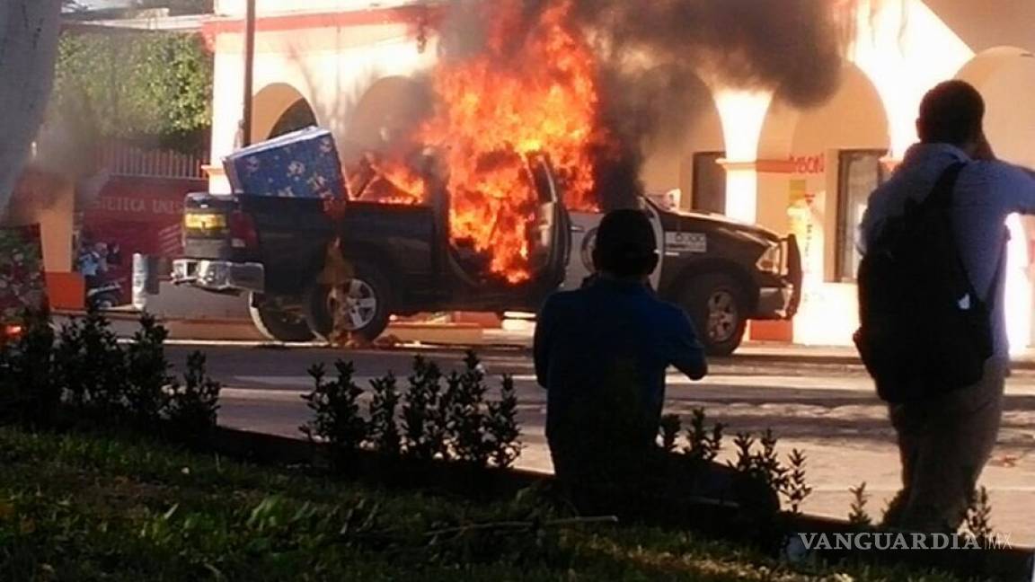 Protestan contra edil en Chiapas; queman patrulla