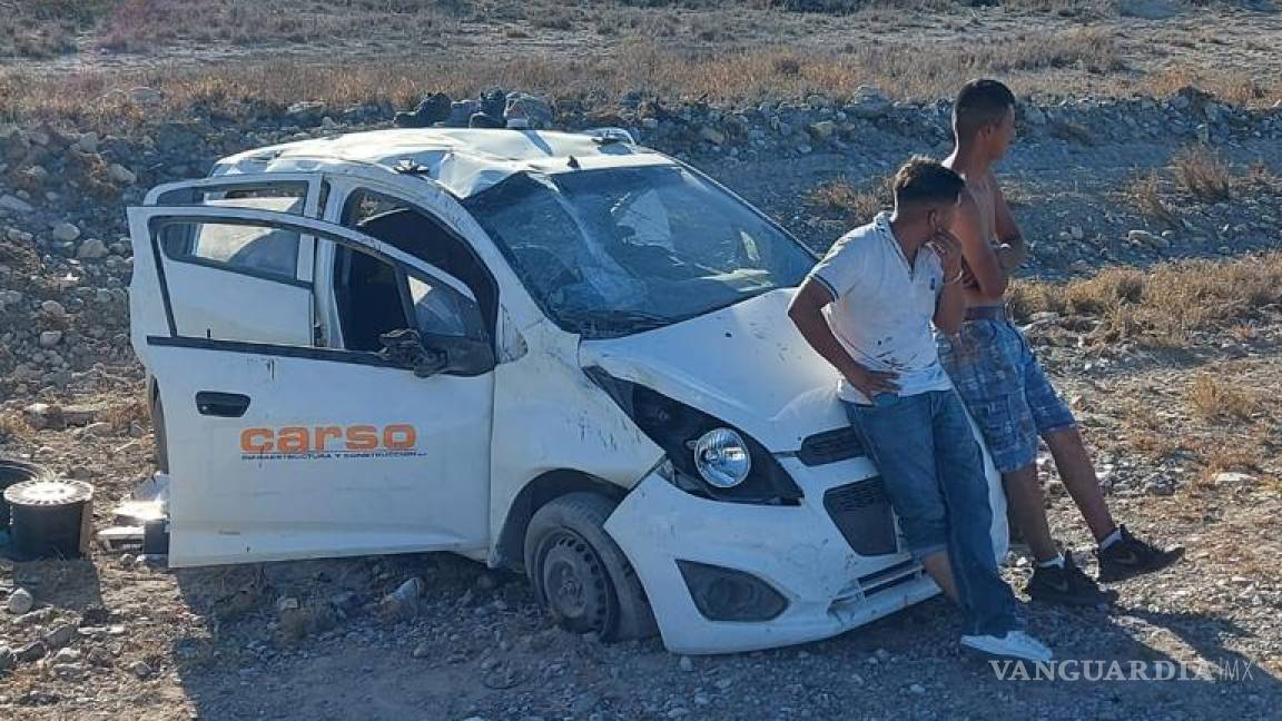 Se Les Poncha La Llanta Y Vuelcan En La Carretera Saltillo Monclova