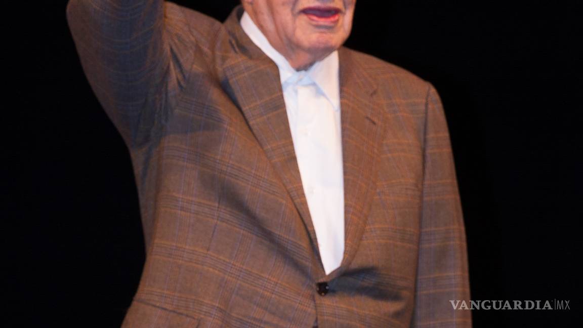 A sus 92 años, Ignacio López Tarso goza de exclusividad vitalicia en Televisa