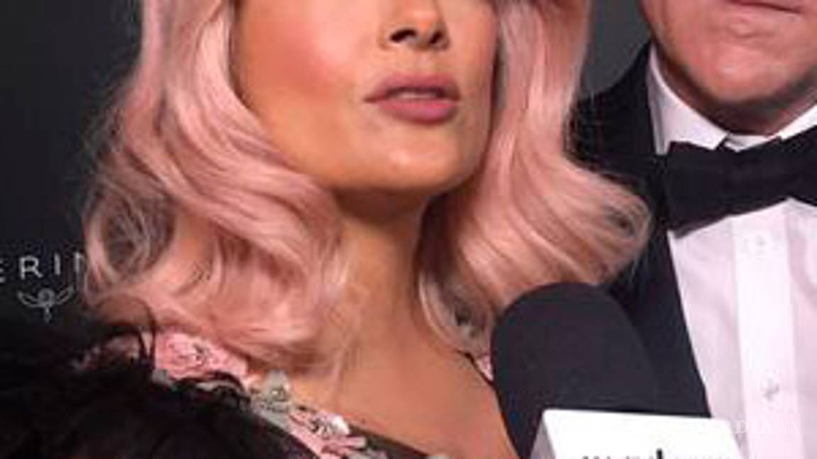 Salma Hayek sorprende en Cannes con cabello rosa $!Salma Hayek sorprende en Cannes con cabello rosa