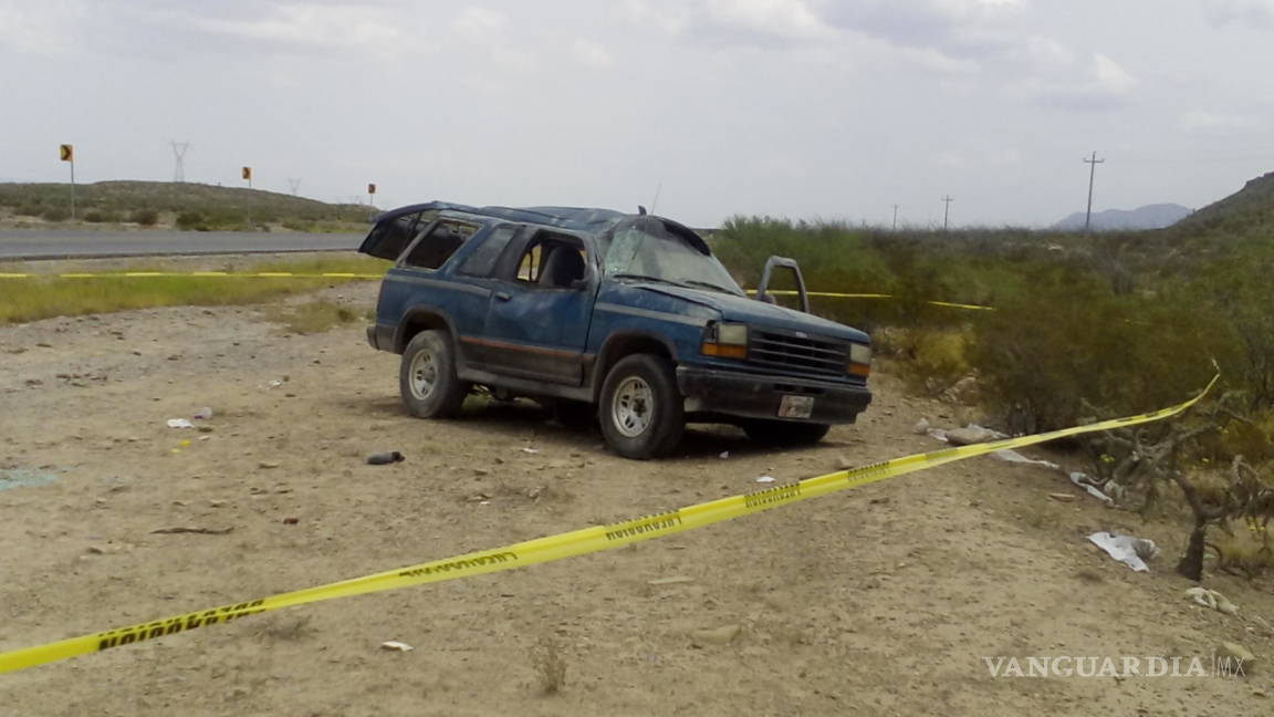 Hombre se vuelca en la carretera Saltillo-Torreón y muere sobrino de 11 años