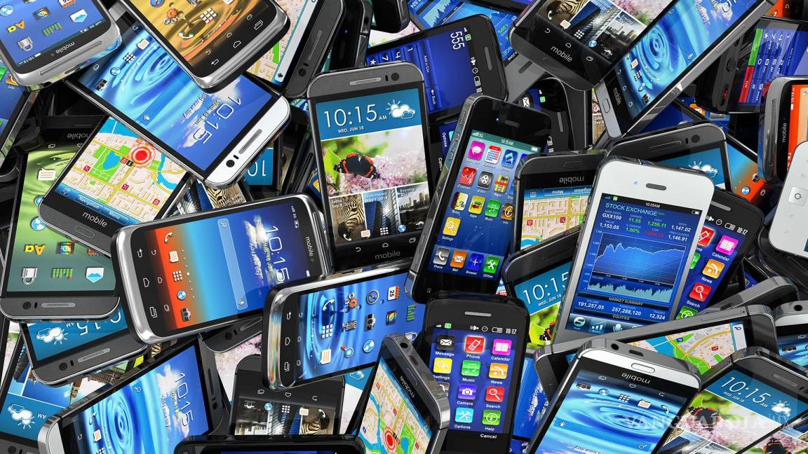 Mexicanos gastan en promedio tres mil pesos en smartphones