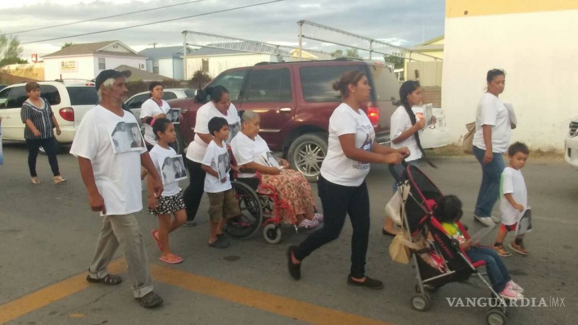 $!Familias de desaparecidos en Piedras Negras se suman a la marcha nacional