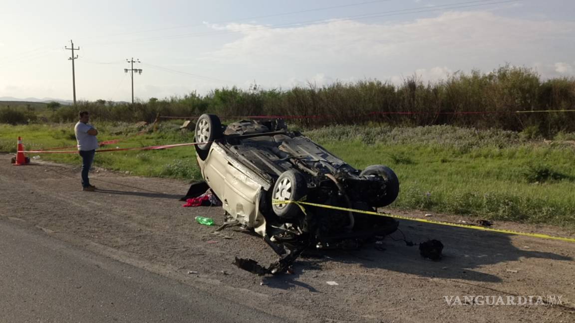 Fallecen tres integrantes de una familia tras accidente en la carretera a Torreón