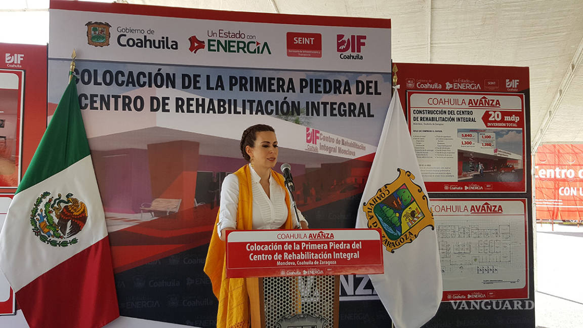 Colocan primera piedra del nuevo Centro de Rehabilitación Integral en Monclova