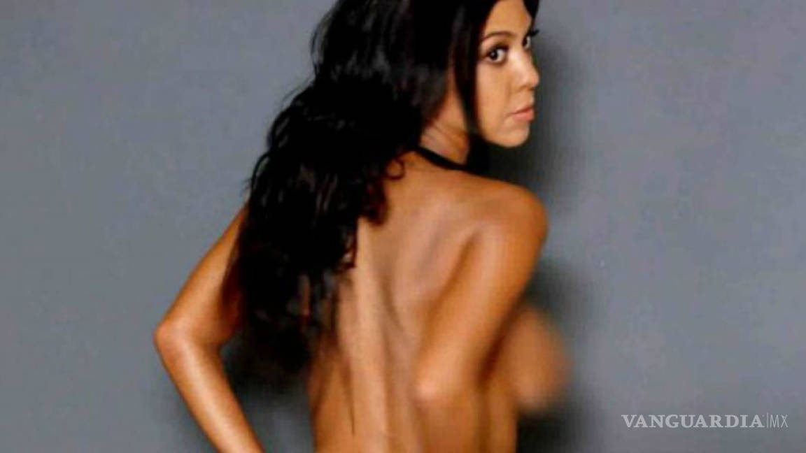Kourtney, la mayor de las Kardashian, también se desnuda