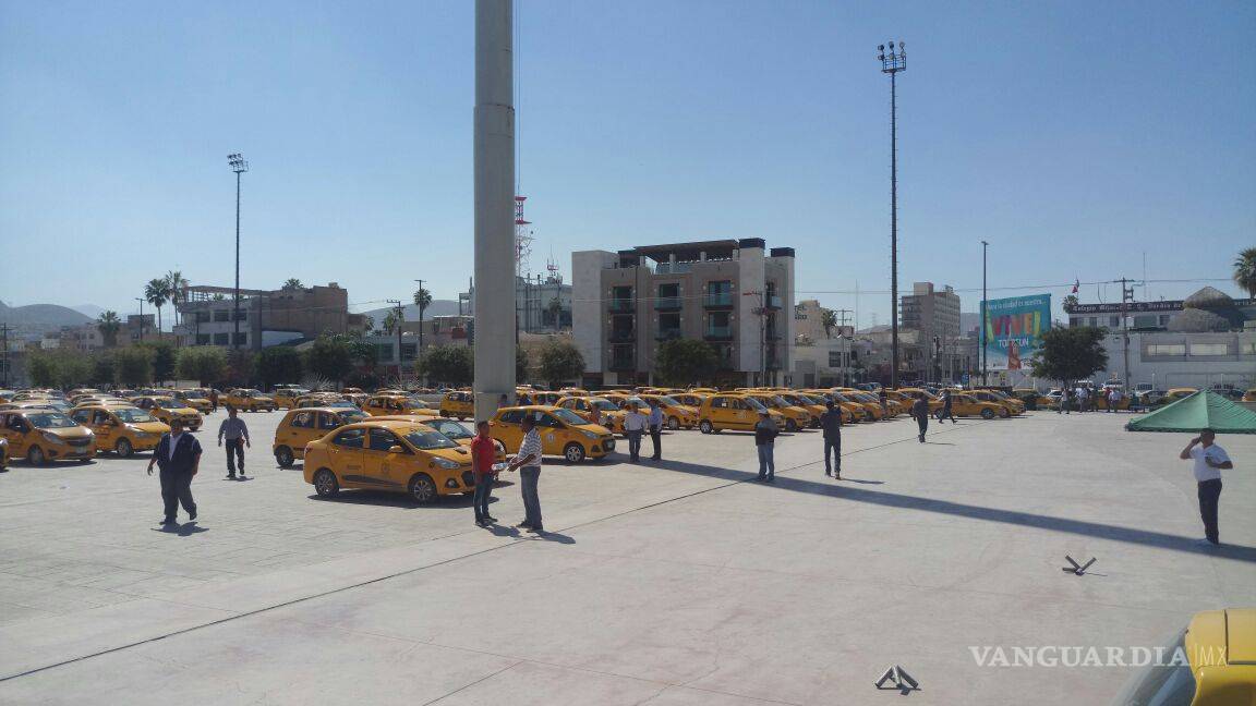 $!Exigen taxistas de Torreón promulgar reformas a la Ley de Transporte