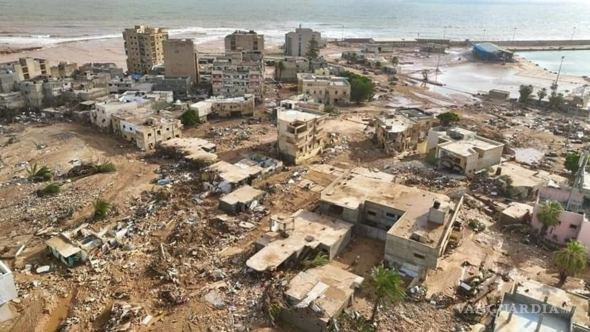 $!‘El mar arroja cadáveres’, estiman 20 mil muertos en Libia tras inundaciones
