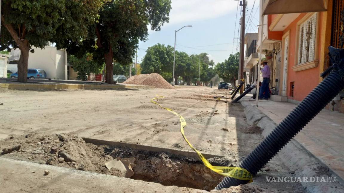 $!Abandono de obra en Torreón mantiene a los vecinos al borde de la histeria