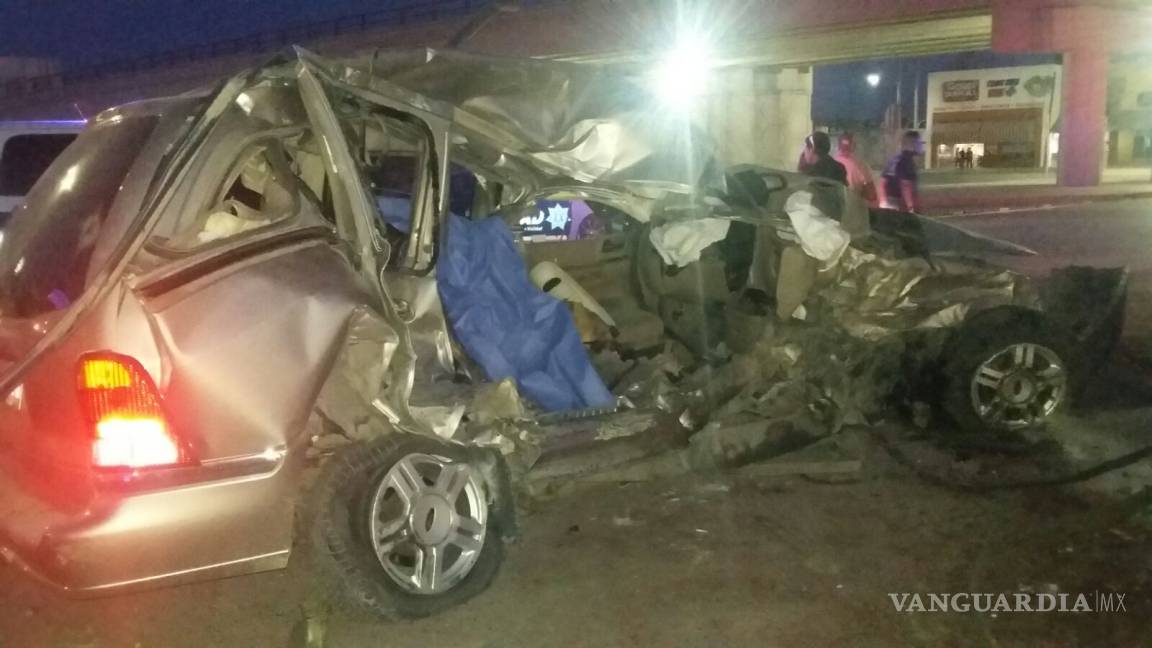 Un muerto y dos lesionados en choque de “pipa” y camioneta
