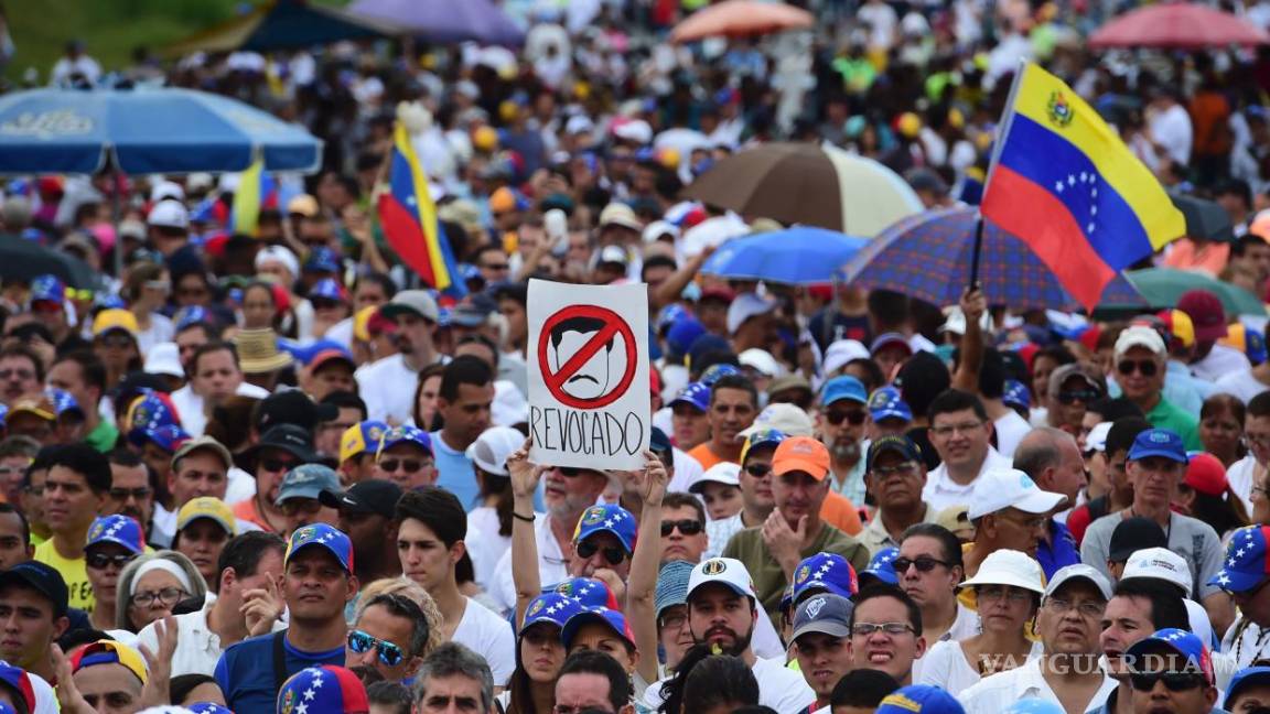 Oposición venezolana sale a las calles para promocionar consulta