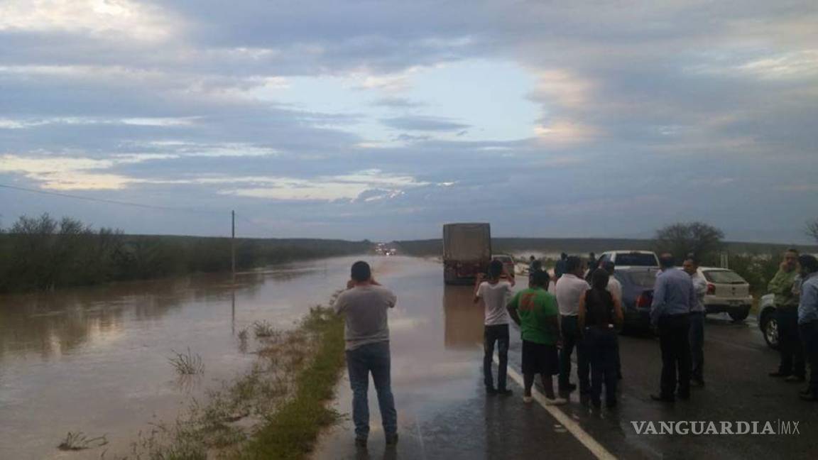 Lluvia desata el caos en Saltillo y carretera a Monclova