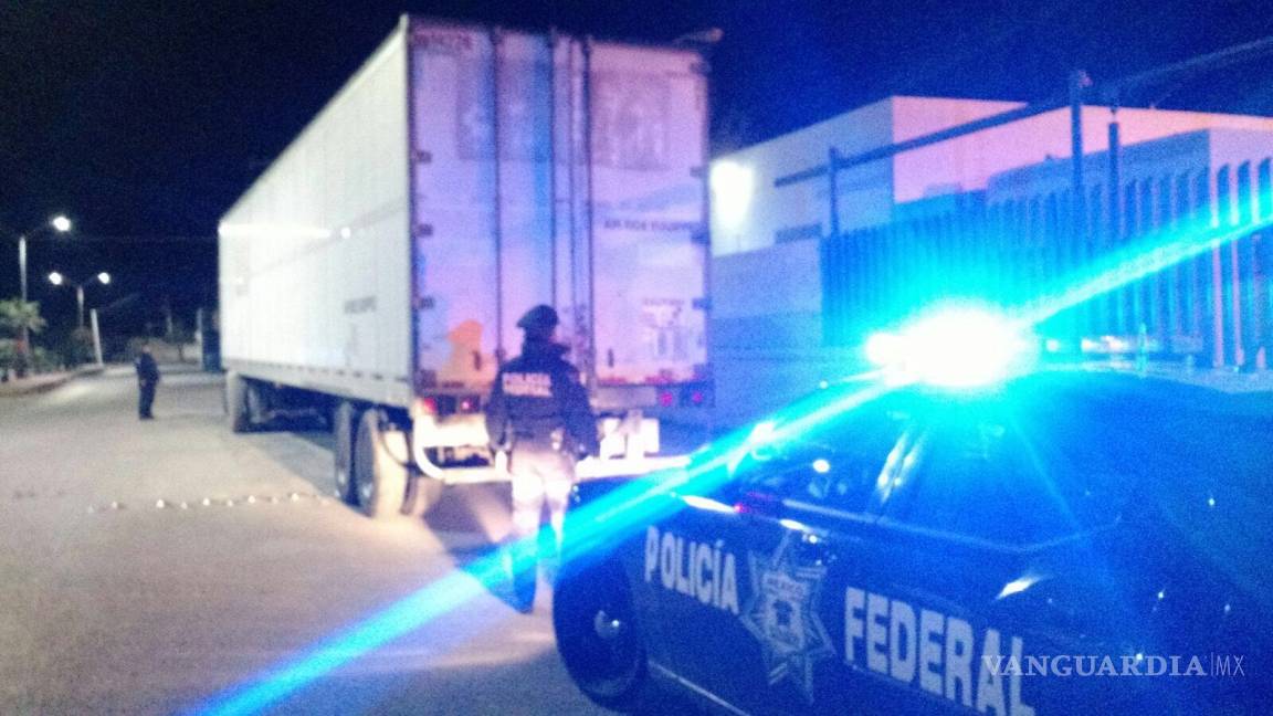 Detenido trailero con marihuana que llevaba a Monterrey