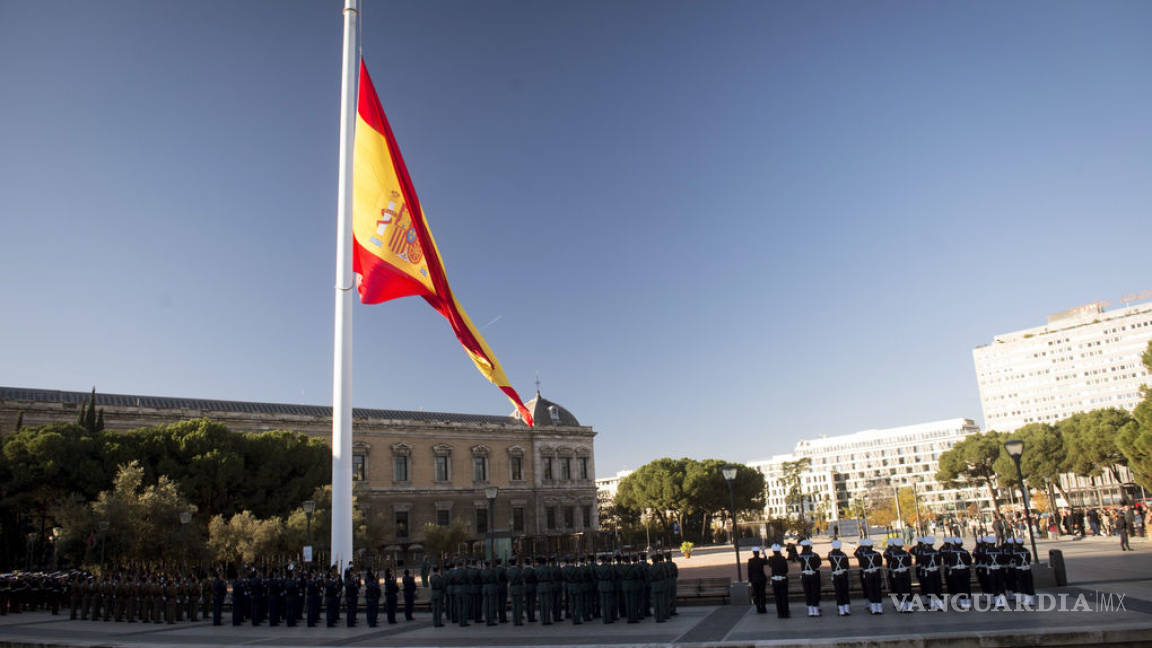 Banderas a media asta por la muerte de Cristo genera polémica en España