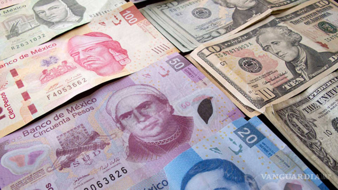 Dólar llega a 18.94 pesos a la venta en el AICM