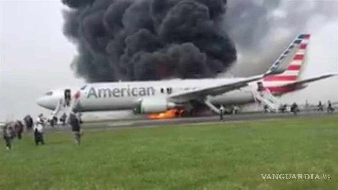 Incendio en avión en Chicago alcanza los 21 heridos