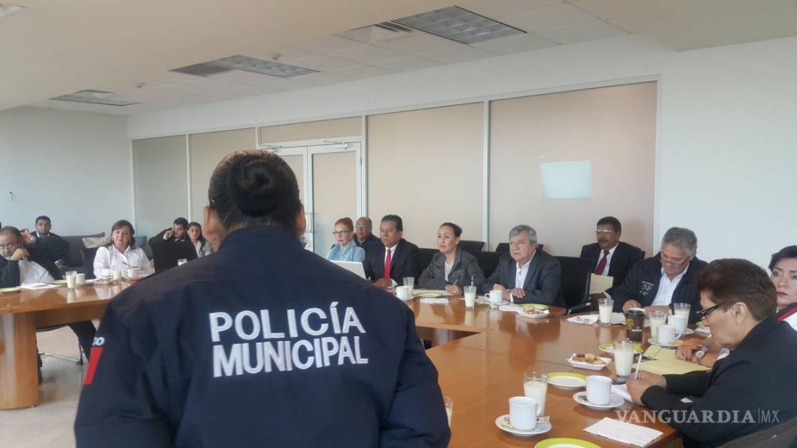 $!Aprueban regidores de Torreón labor del director de Seguridad Pública Municipal