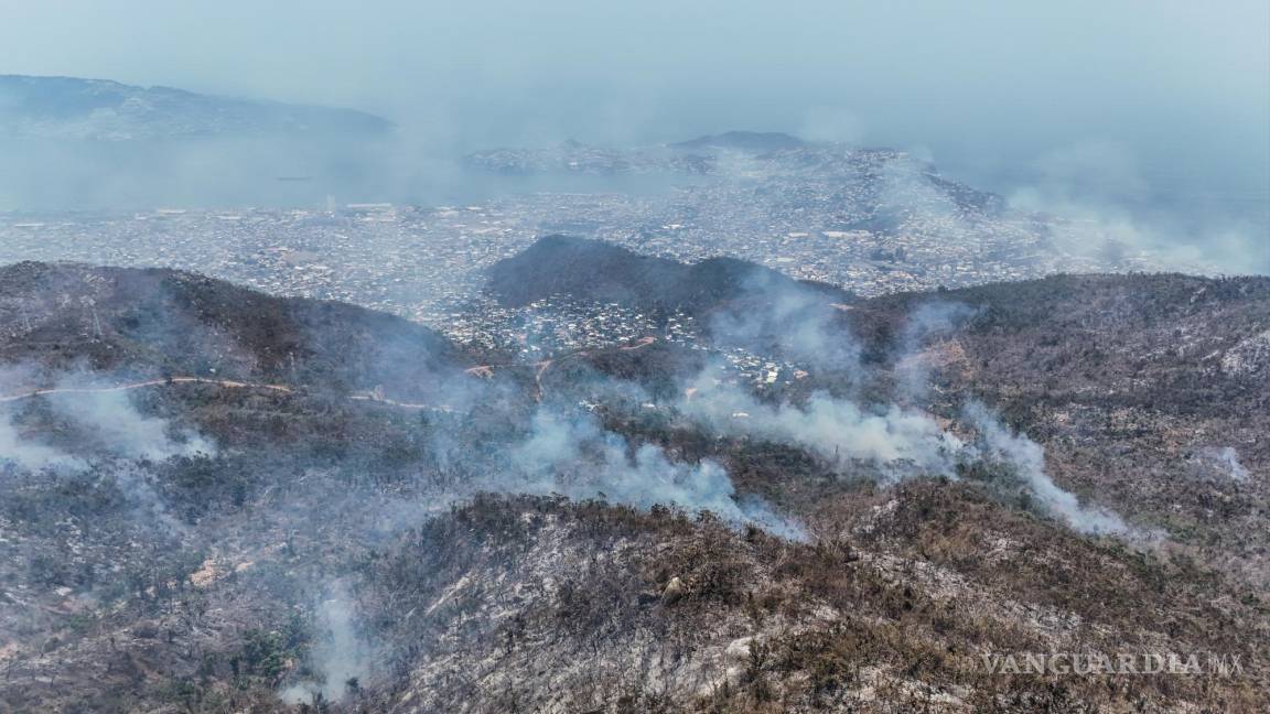 Tras devastación por huracán ‘Otis’, ahora incendios azotan puerto de Acapulco