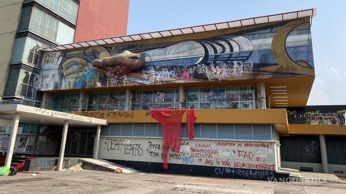 Vandalizan mural de David Alfaro Siqueiros en la UNAM