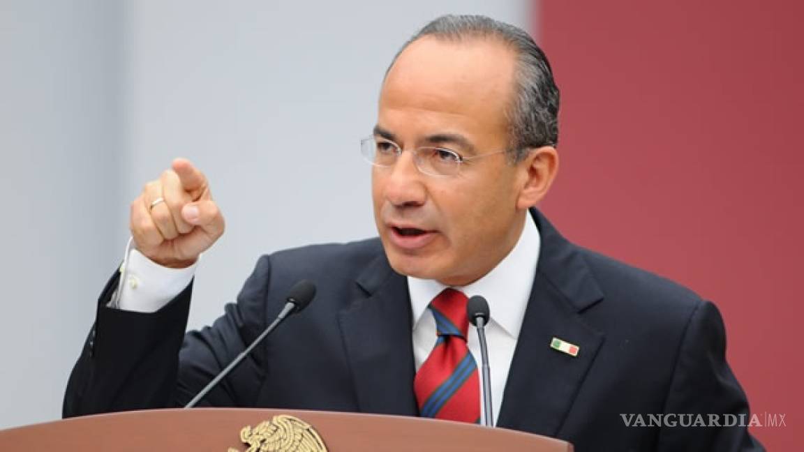 Felipe Calderón pide cárcel para periodista que robó jersey de Tom Brady