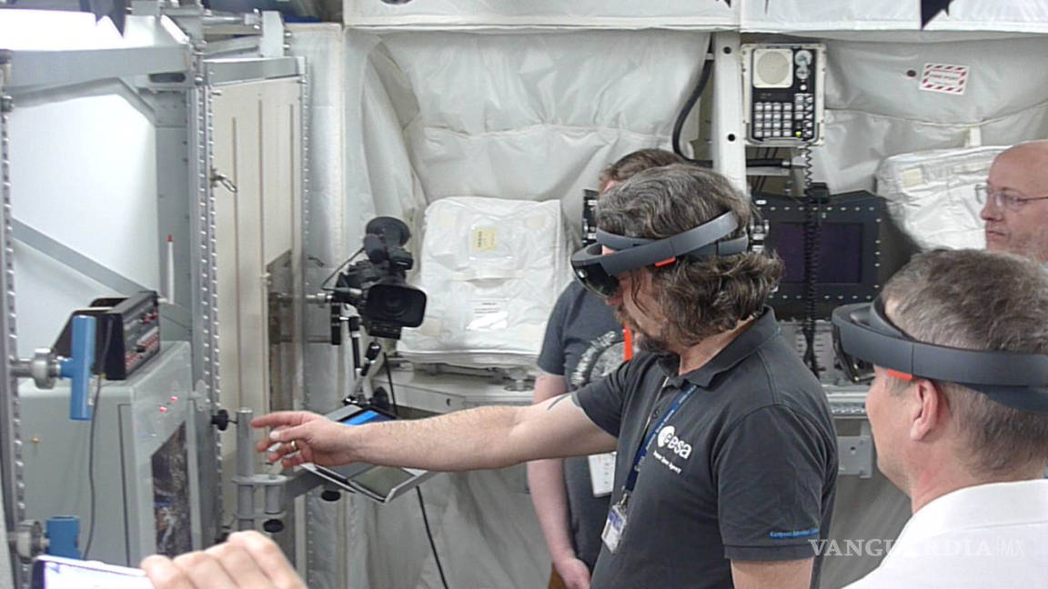 Astronautas contarán con un casco especial con lentes de realidad aumentada