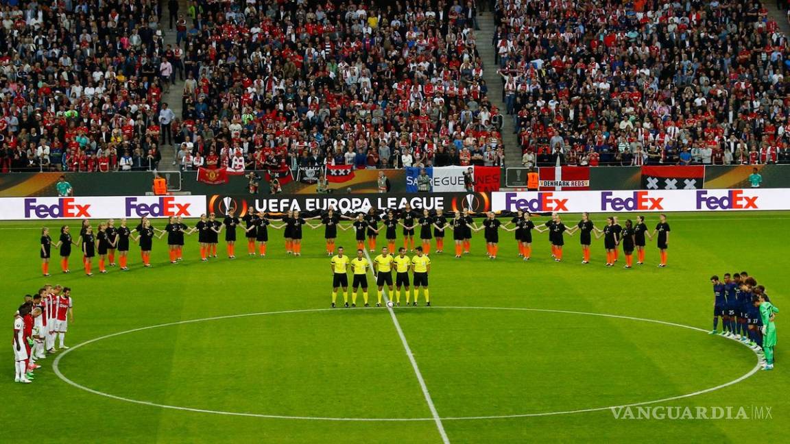 El emotivo un minuto de silencio en final de Europa League por las víctimas de Manchester