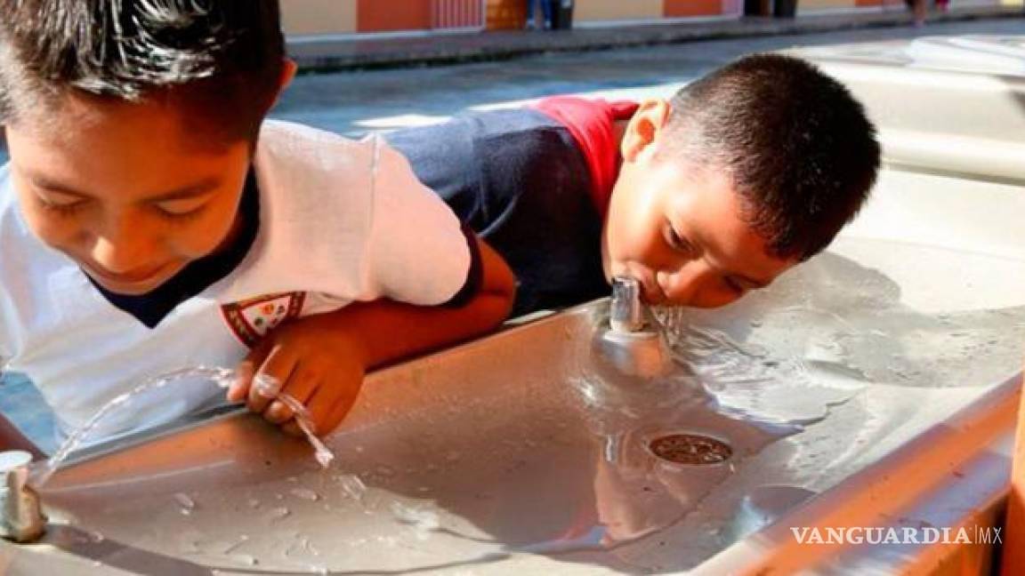 Rechaza SEDU Coahuila que alumnos beban agua contaminada