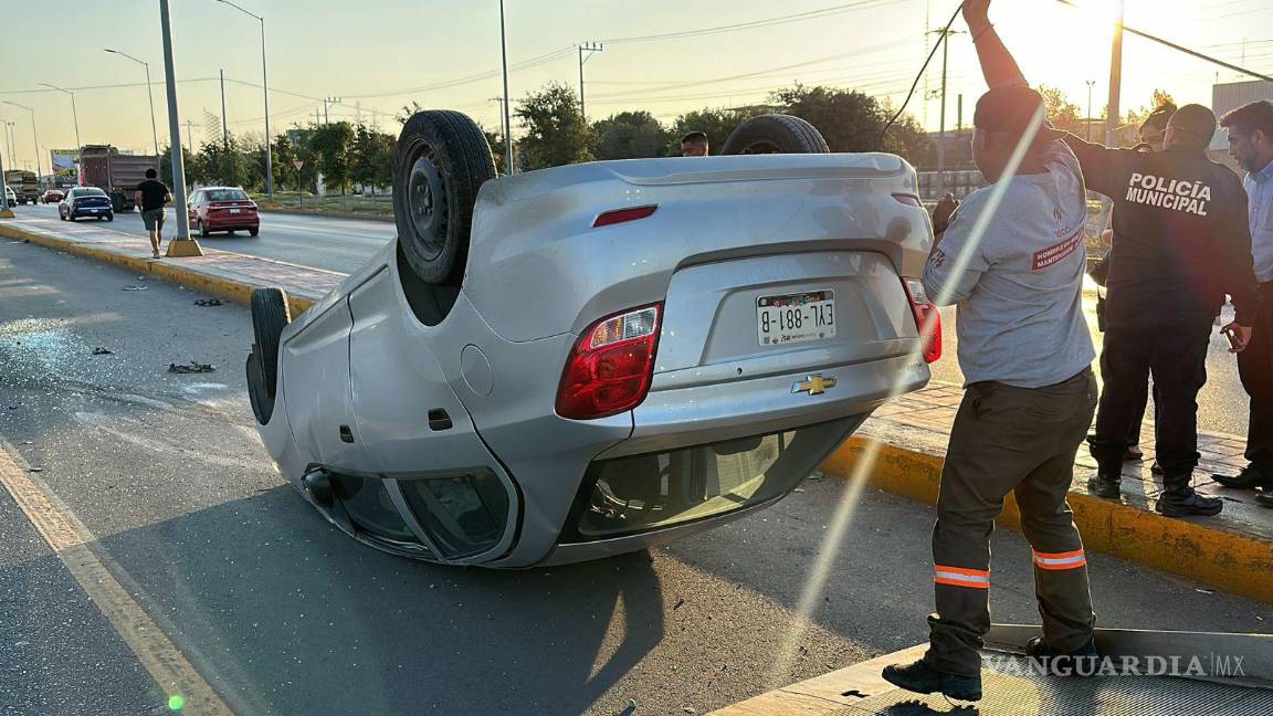 Conductora Vuelca En La Monterrey Saltillo Iba A Exceso De Velocidad