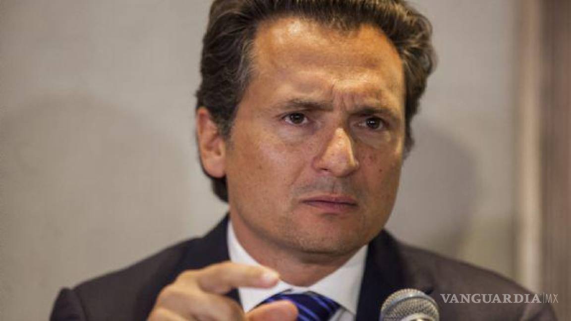 Emilio Lozoya debe 25 millones de pesos a sus exabogados
