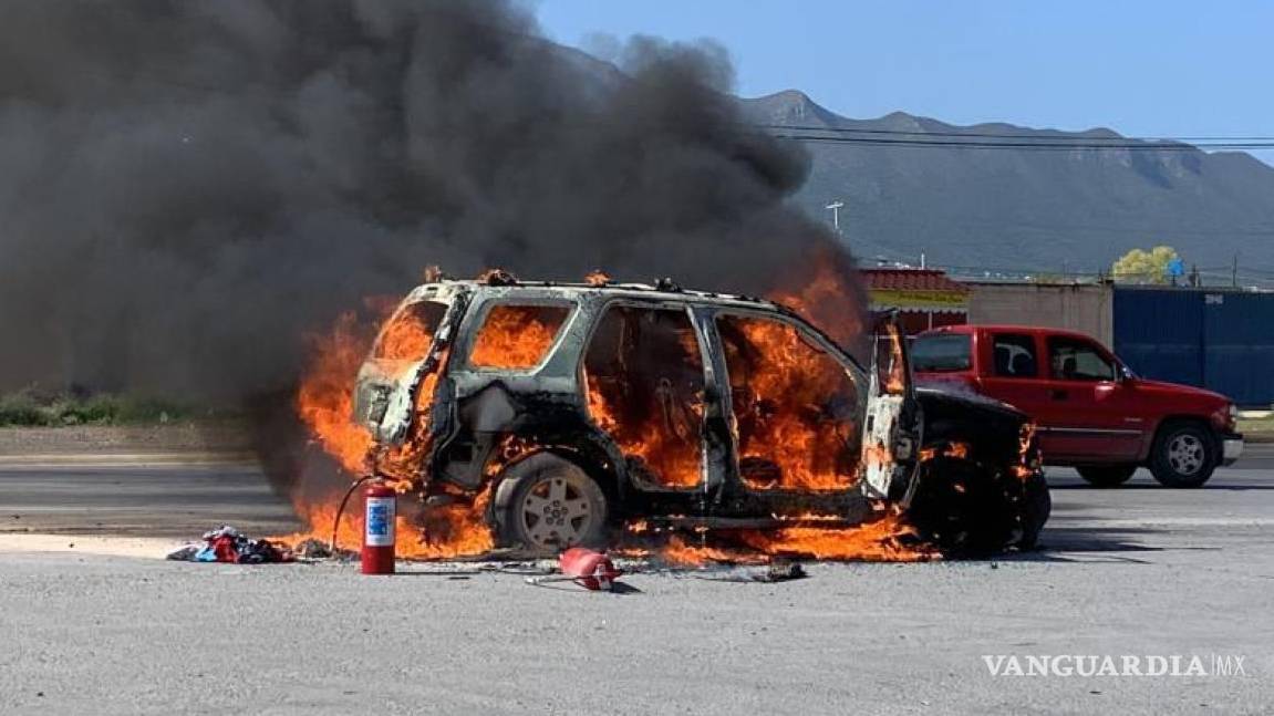Autoridades activan Código Rojo tras quema de vehículos en Apatzingán, Michoacán