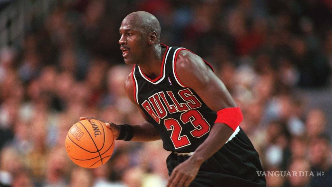 Michael Jordan dice que derrotaría a LaVar Ball en una pierna