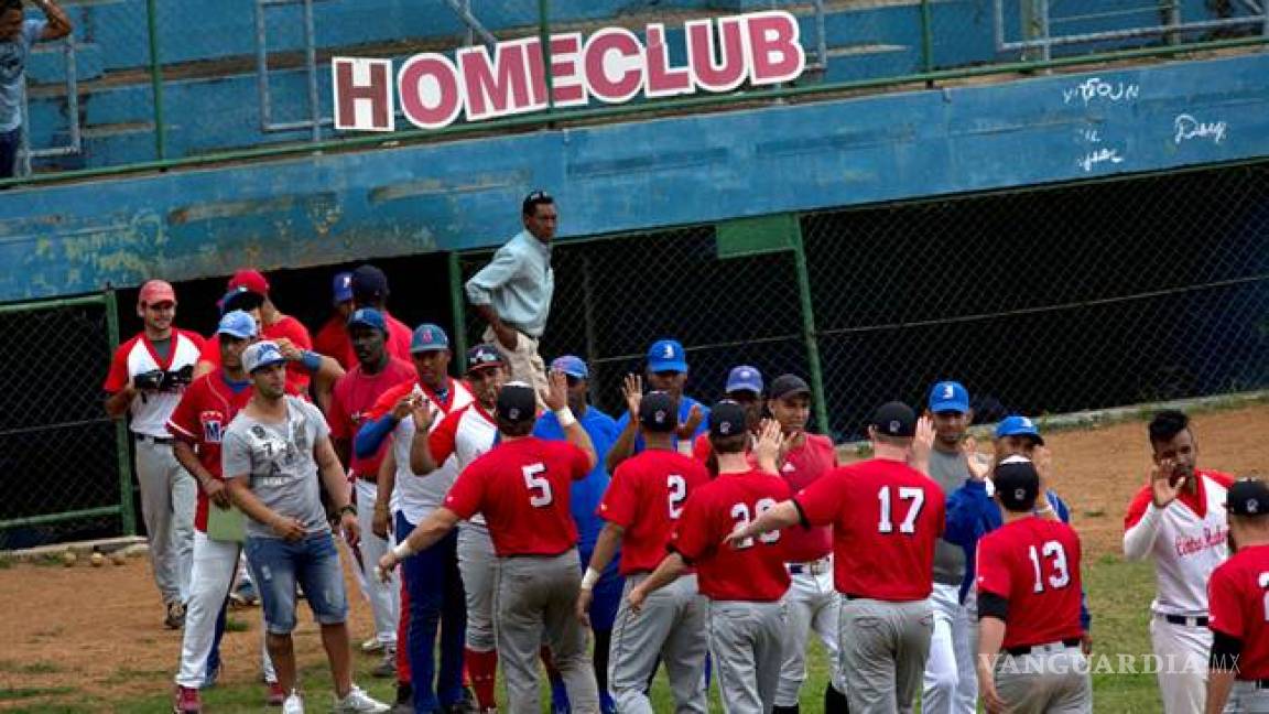 EU y Cuba juegan beisbol; olvidan la política