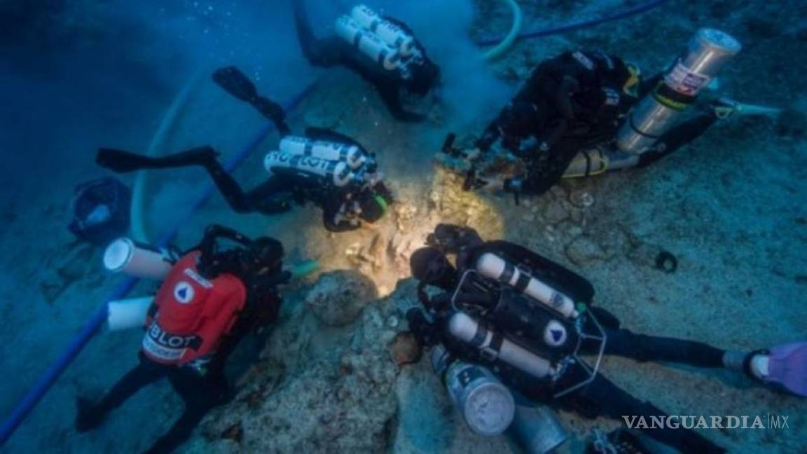 Encuentran un esqueleto de 2 mil años en restos de barco hundido