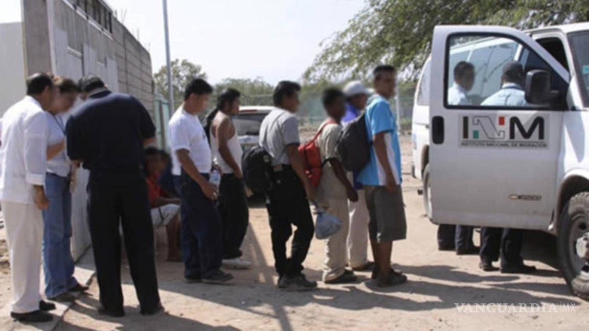 Aseguran casa de seguridad; detienen a 11 migrantes en Eagle Pass, Texas