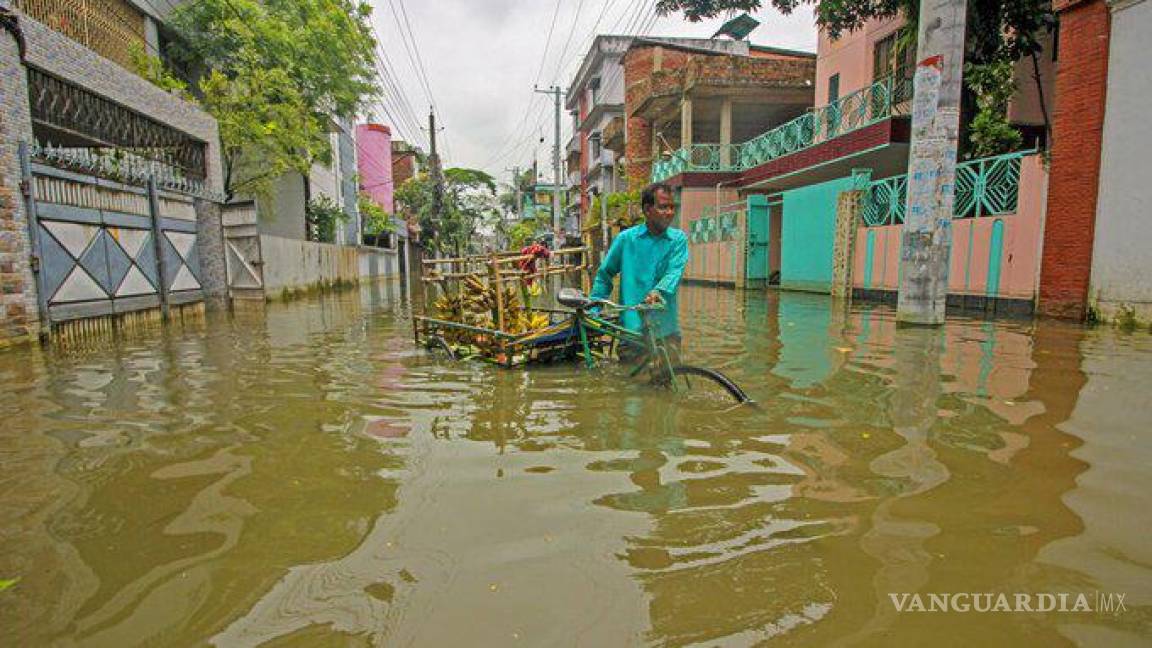 Inundaciones en Bangladesh e India dejan al menos 60 muertos